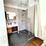 A Louer Au Sein D'une Auberge- Maillochon- Gare - - Hotel *