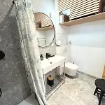 A Louer Au Sein D'une Auberge- Maillochon- Gare - - Hotel