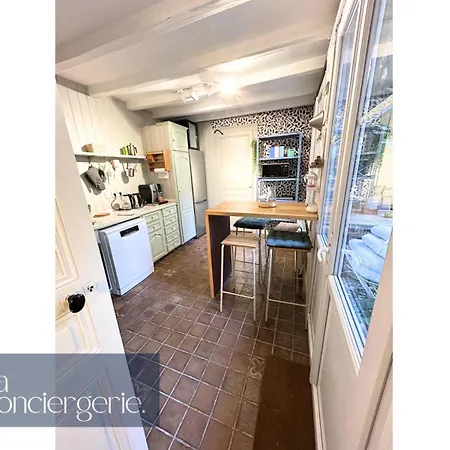 Hotel A Louer Au Sein D'une Auberge- Maillochon- Gare - - Poitiers