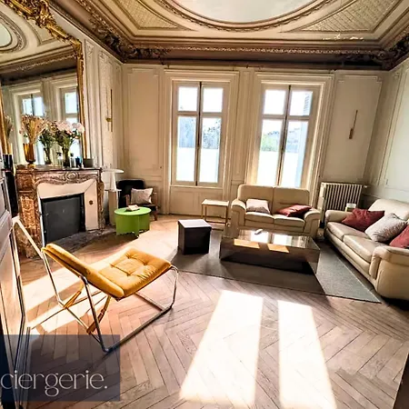 Hotel A Louer Au Sein D'une Auberge- Maillochon- Gare - - Poitiers