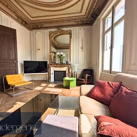 Hotel A Louer Au Sein D'une Auberge- Maillochon- Gare - -