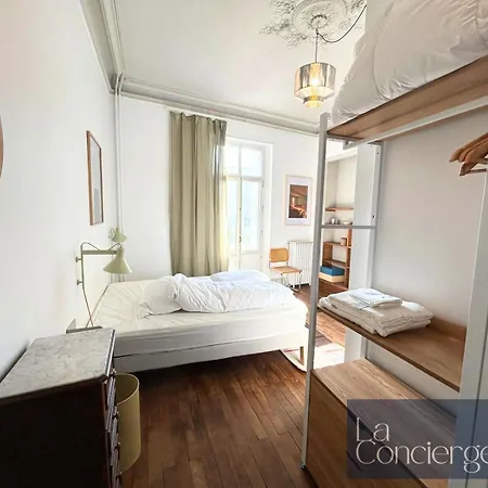 A Louer Au Sein D'une Auberge- Maillochon- Gare - - Hotel