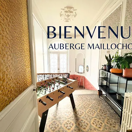 A Louer Au Sein D'une Auberge- Maillochon- Gare - - Hotel *