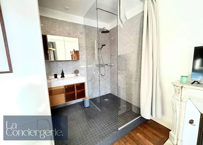 Hotel 3 -l'auberge Maillochon- Gare - -