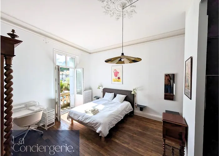 A Louer Au Sein D'une Auberge- Maillochon- Gare - - *