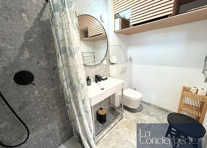 A Louer Au Sein D'une Auberge- Maillochon- Gare - - Отель Пуатье