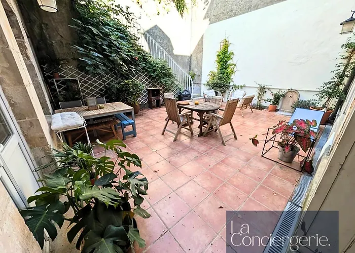 Отель A Louer Au Sein D'une Auberge- Maillochon- Gare - -