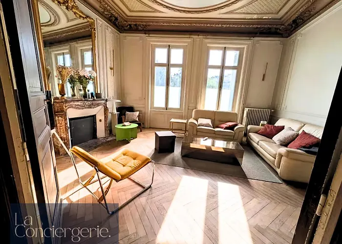 Отель A Louer Au Sein D'une Auberge- Maillochon- Gare - - Пуатье