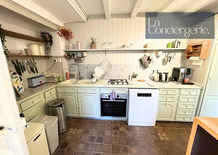 A Louer Au Sein D'une Auberge- Maillochon- Gare - - Отель Пуатье