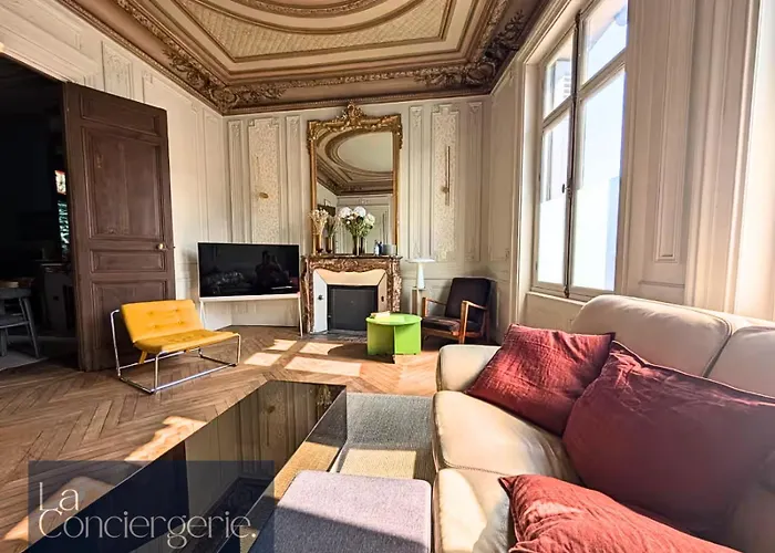 Отель A Louer Au Sein D'une Auberge- Maillochon- Gare - -