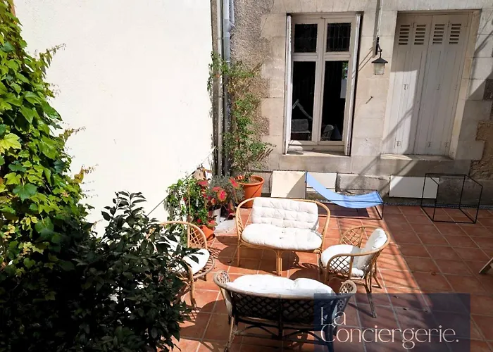 Отель A Louer Au Sein D'une Auberge- Maillochon- Gare - - Пуатье